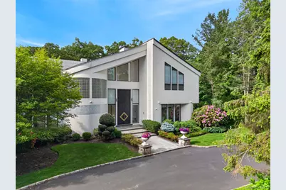 80 Tall Oak Crescent, Syosset, NY 11791 - Photo 2