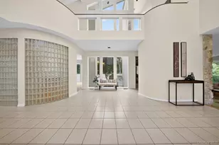 80 Tall Oak Crescent, Syosset, NY 11791 - Photo 4