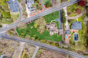 193 Dix Hills Rd, Dix Hills, NY 11746 - Photo 2