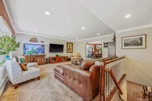 193 Dix Hills Rd, Dix Hills, NY 11746 - Photo 4