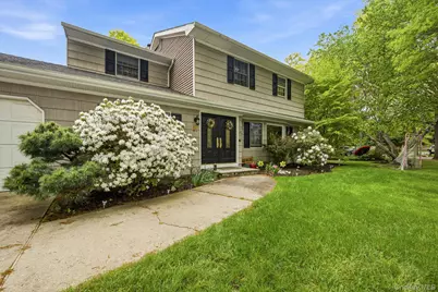 6 Frost Pond Road, Greenlawn, NY 11740 - Photo 2