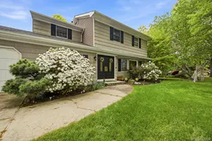 6 Frost Pond Rd, Greenlawn, NY 11740 - Photo 2