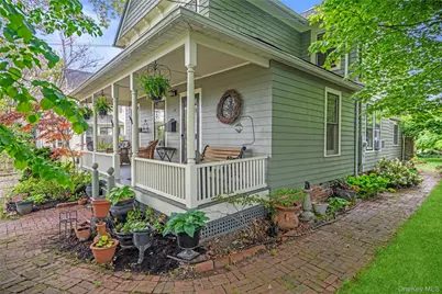 101 Jayne Avenue, Patchogue, NY 11772 - Photo 2