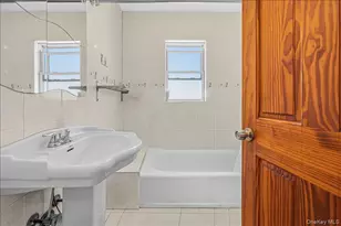 109 Gordon Ave, Westbury, NY 11590 - Photo 16