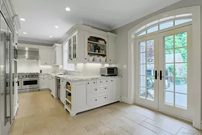 7 Forest Circle, New Rochelle, NY 10804 - Photo 14
