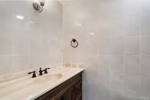 41 E View Ct, Jericho, NY 11753 - Photo 20