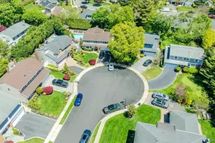 2539 Bradley Ct, Merrick, NY 11566 - Photo 40