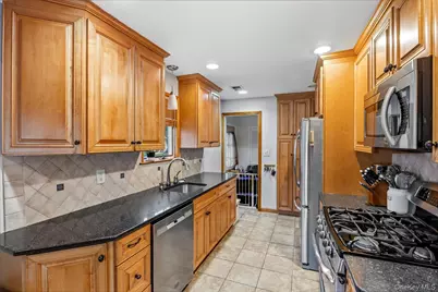 2459 Woodland Avenue, Wantagh, NY 11793 - Photo 12