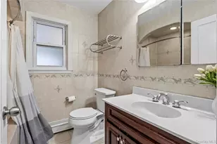 2459 Woodland Ave, Wantagh, NY 11793 - Photo 18