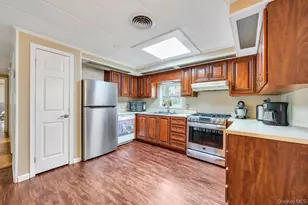 1407 Middle, Calverton, NY 11933 - Photo 16