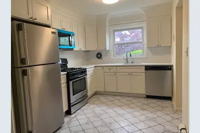 2 Vanata Court, Hempstead, NY 11550 - Photo 8