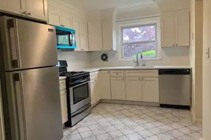 2 Vanata Ct, Hempstead, NY 11550 - Photo 8