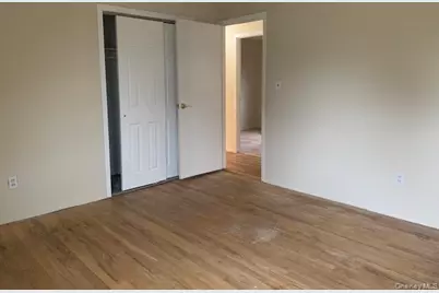2 Vanata Court, Hempstead, NY 11550 - Photo 16