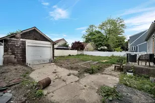 64 4th Ave, New Hyde Park, NY 11040 - Photo 26