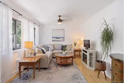 286 Cherry Valley Avenue #A2, Garden City, NY 11530 - Photo 10