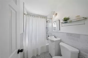 286 Cherry Valley Ave, Garden City, NY 11530 - Photo 20