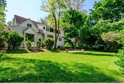 27 Ridge Drive E, Great Neck, NY 11021 - Photo 34
