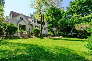 27 Ridge Dr E, Great Neck, NY 11021 - Photo 34