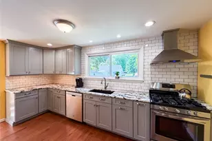 23 Caywood Pl, Hyde Park, NY 12538 - Photo 2