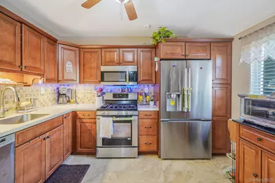 39 Superior Street, Port Jefferson, NY 11776 - Photo 8