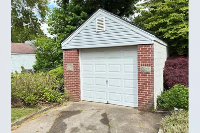 171 Locust Street, Floral Park, NY 11001 - Photo 14
