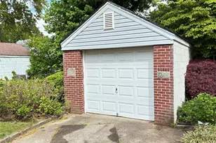 171 Locust St, Floral Park, NY 11001 - Photo 14