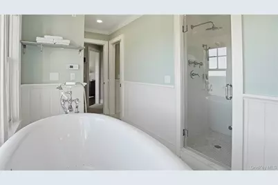 920 Cedar Point Drive E, Southold, NY 11971 - Photo 16