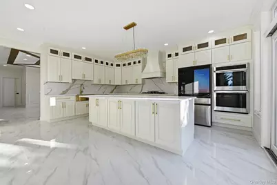 51 Sobro Avenue, Valley Stream, NY 11580 - Photo 10