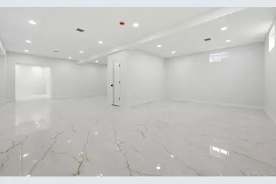 51 Sobro Avenue, Valley Stream, NY 11580 - Photo 34