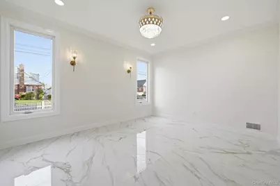 51 Sobro Avenue, Valley Stream, NY 11580 - Photo 18