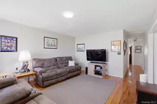 27 Calico Tree Rd, Hauppauge, NY 11788 - Photo 2