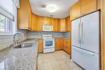 2625 Cypress Avenue, East Meadow, NY 11554 - Photo 20