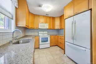 2625 Cypress Ave, East Meadow, NY 11554 - Photo 20