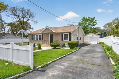 260 Lake Drive, Patchogue, NY 11772 - Photo 2