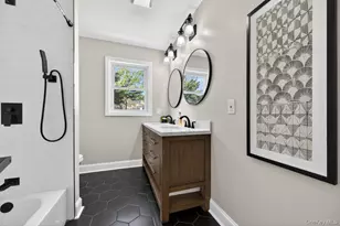 260 Lake Dr, Patchogue, NY 11772 - Photo 20