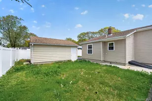 260 Lake Dr, Patchogue, NY 11772 - Photo 30