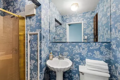 149 Princeton Street, Roslyn Heights, NY 11577 - Photo 2