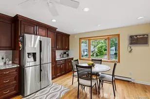 149 Princeton St, Roslyn Heights, NY 11577 - Photo 6