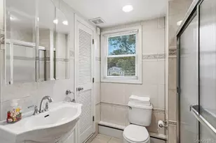 149 Princeton St, Roslyn Heights, NY 11577 - Photo 14