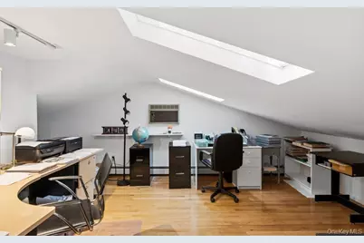 149 Princeton Street, Roslyn Heights, NY 11577 - Photo 18
