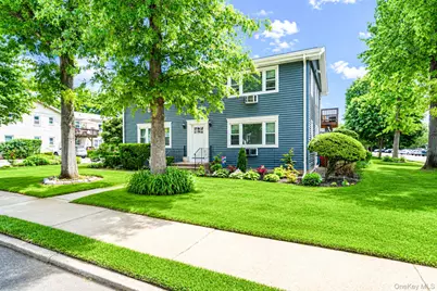 11 Toehee Place #2B, Islip, NY 11715 - Photo 2
