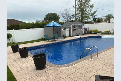 909 Berkshire Drive, Westbury, NY 11590 - Photo 32