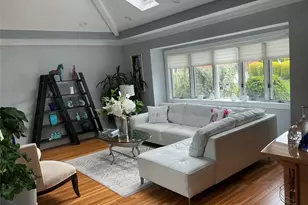 909 Berkshire Dr, Westbury, NY 11590 - Photo 6