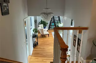 909 Berkshire Dr, Westbury, NY 11590 - Photo 18