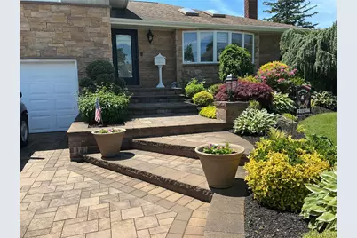 909 Berkshire Drive, Westbury, NY 11590 - Photo 2