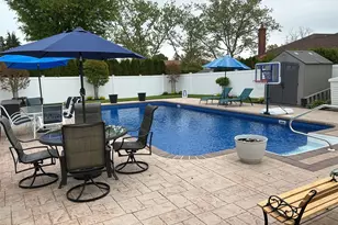 909 Berkshire Dr, Westbury, NY 11590 - Photo 30