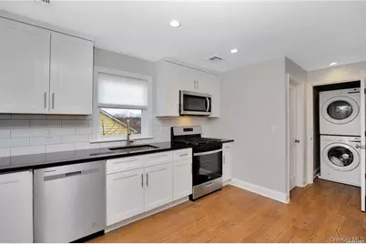 14 A Avenue #2, Port Washington, NY 11050 - Photo 2