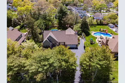 38 Shinnecock Lane, East Islip, NY 11730 - Photo 32