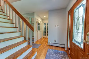 38 Shinnecock Ln, East Islip, NY 11730 - Photo 2