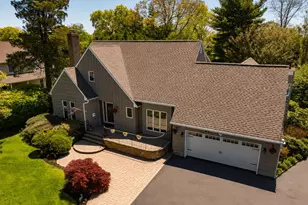 38 Shinnecock Ln, East Islip, NY 11730 - Photo 34